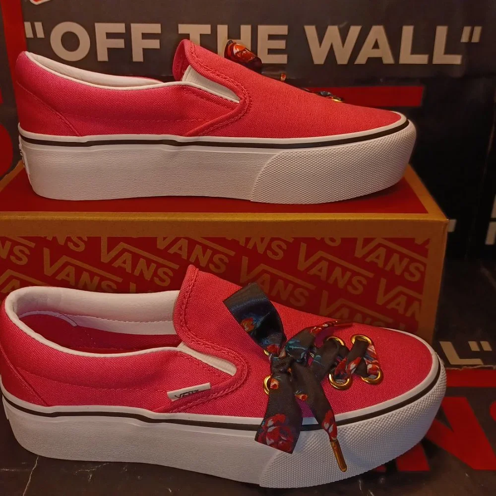 Vans Classic Slip-On P Women’s 5 Pink/Black Oversized Lace Carmine VN0A3…
